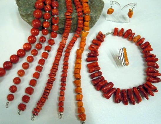 Schmuck aus Korallen Arizona-Galerie Frankfurt/Main Halsketten Ringe